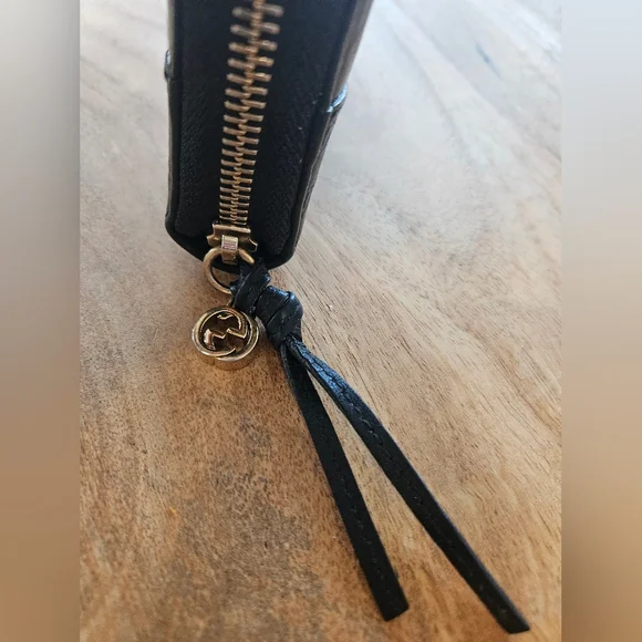 EUC GUCCI Guccissima Black Embossed Zip Wallet